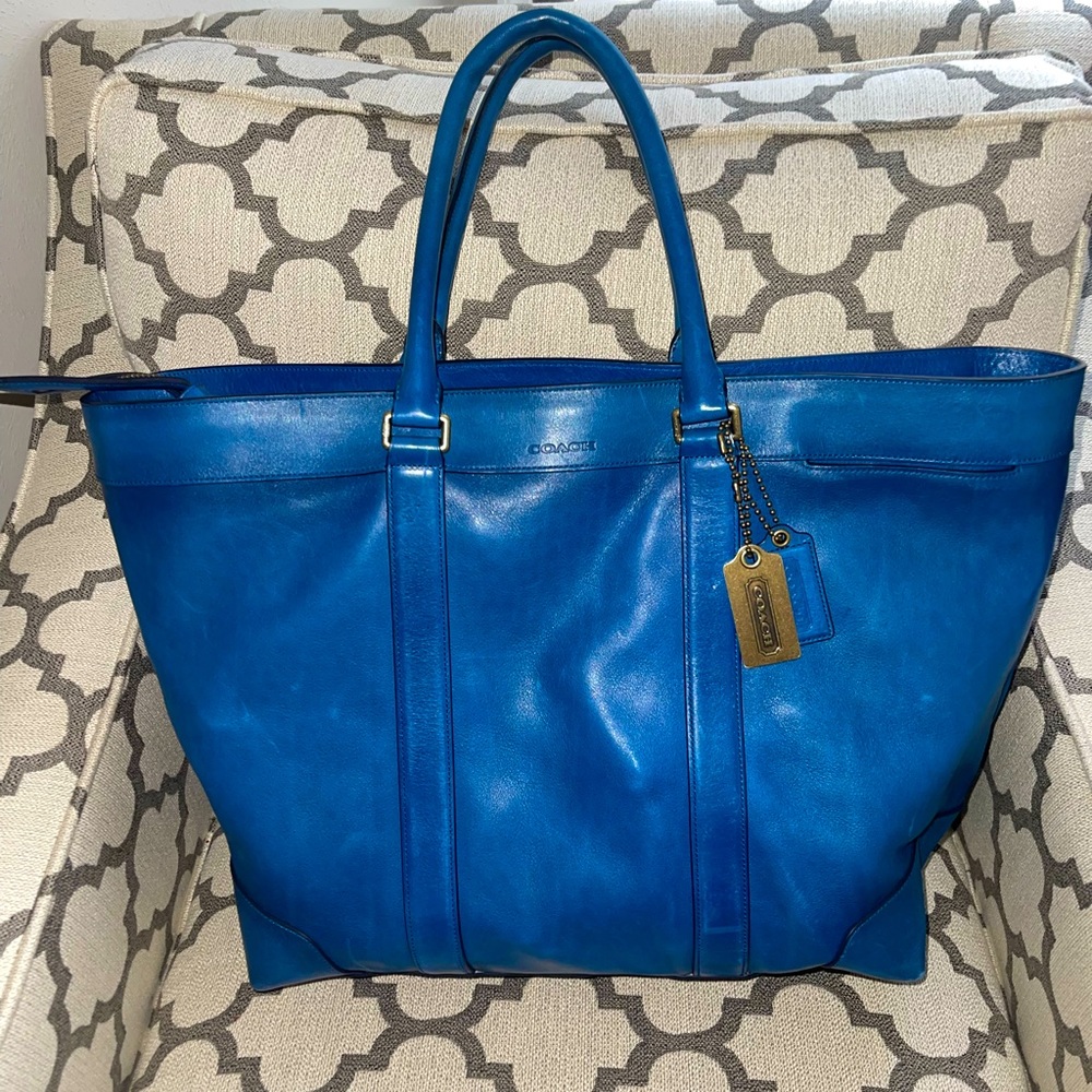 Authentic COACH overnight bag. Great as a work bag or for travel.  Worn once.